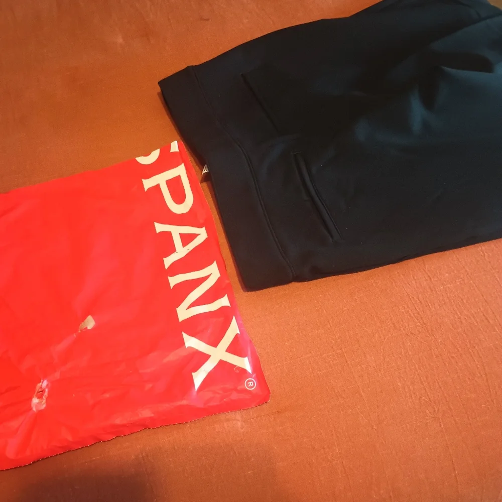 SPANX perfect Fit Kick Flare Ponte Pant L - Picture 6 of 7